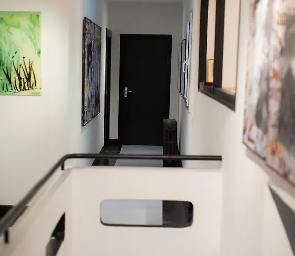 Отель Mamie Jane 3*