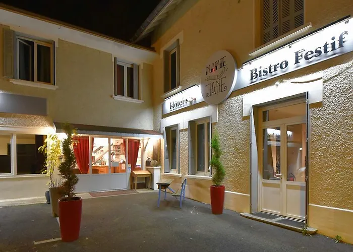 Отель Mamie Jane