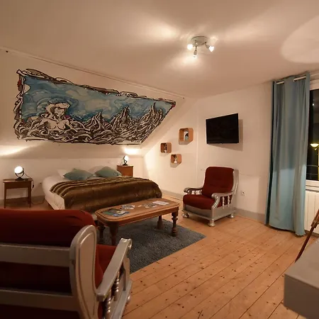 Mamie Jane Hotel 3*